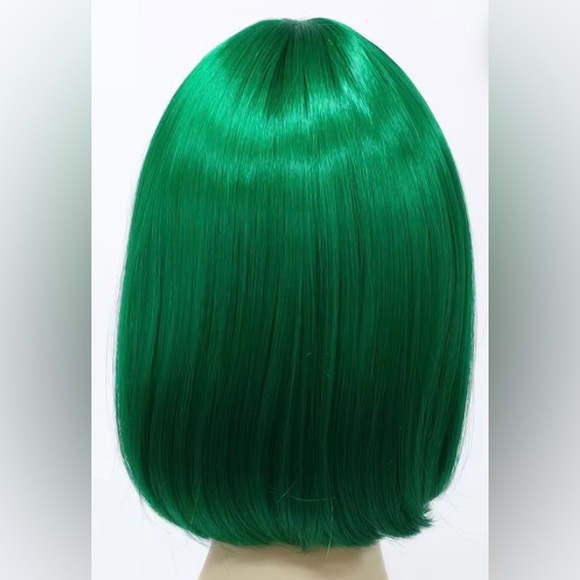 ParamountWigs dark green page boy bob wig - Picture 4 of 10